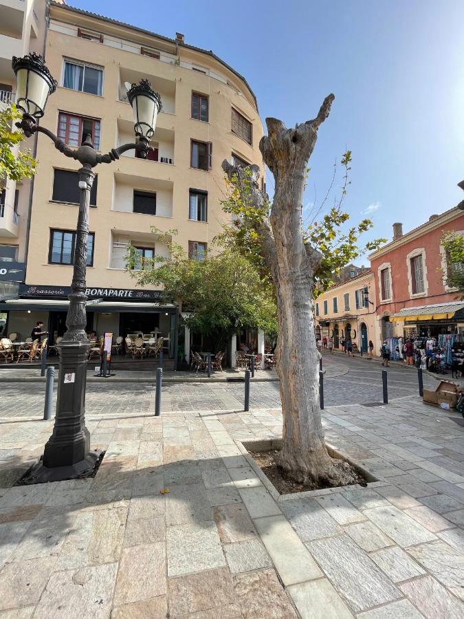 Calvi T2 Climatise, Wifi, Centre-Ville, A Proximite Plage, Commerces, Taxi & Gare, Vue Plage & Montagne Zewnętrze zdjęcie