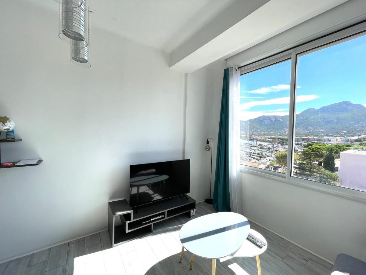 Calvi T2 Climatise, Wifi, Centre-Ville, A Proximite Plage, Commerces, Taxi & Gare, Vue Plage & Montagne Zewnętrze zdjęcie